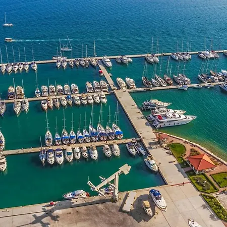 In With Sea View, Balcony, Air Conditioning, Wifi 91-2