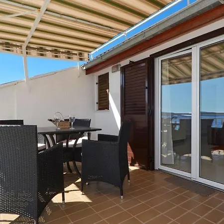 In With Sea View, Balcony, Air Conditioning, Wifi 91-2 *