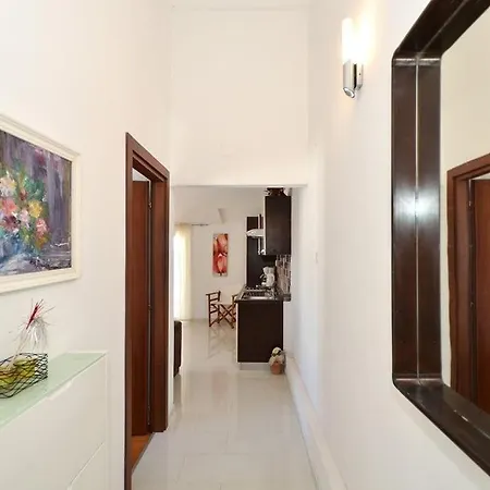 In With Sea View, Balcony, Air Conditioning, Wifi 91-2
