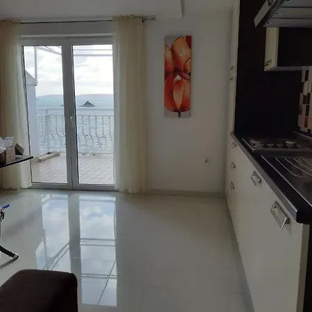 In With Sea View, Balcony, Air Conditioning, Wifi 91-2