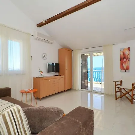 In With Sea View, Balcony, Air Conditioning, Wifi 91-2 *